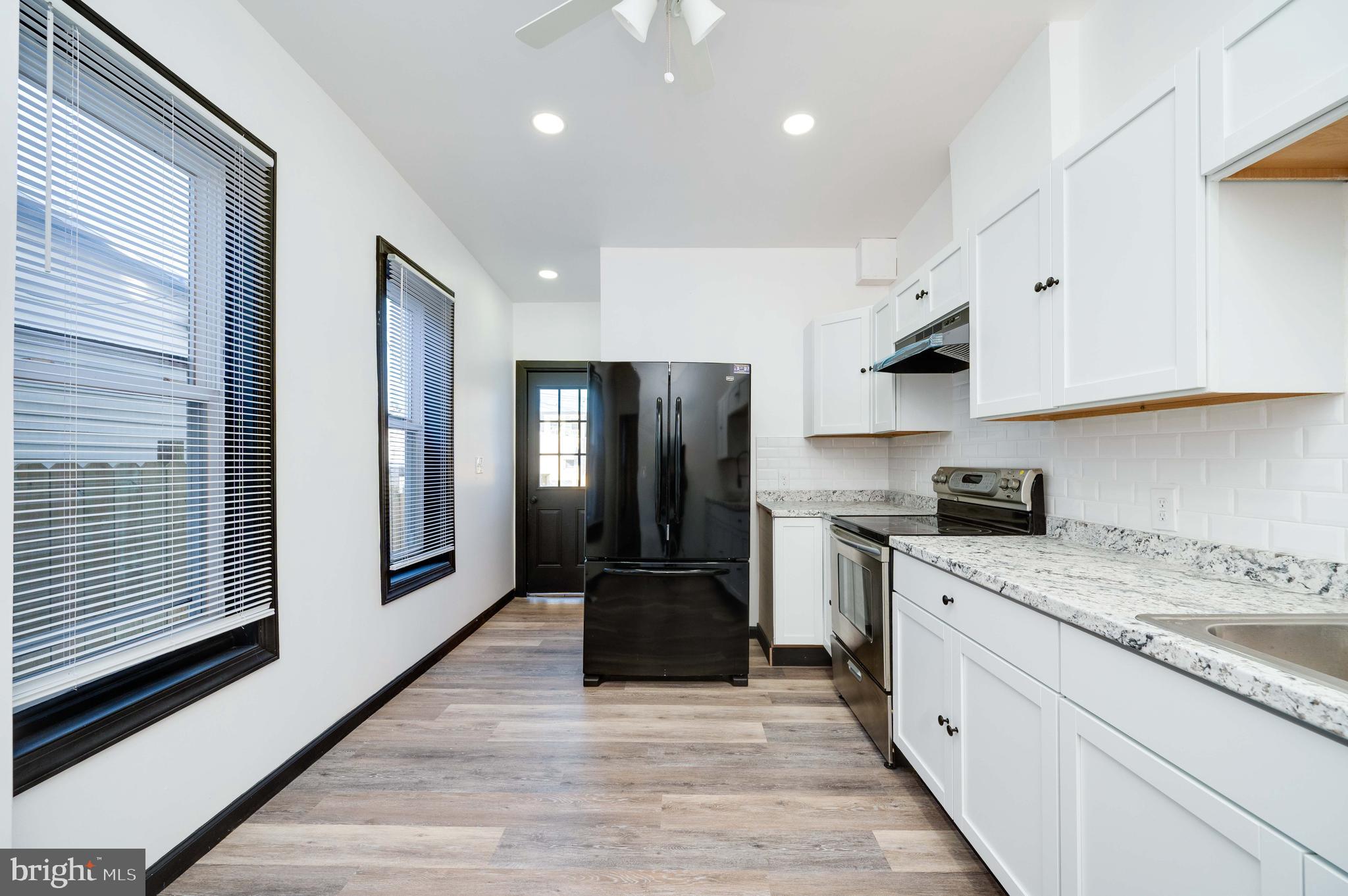 932 N 11TH STREET