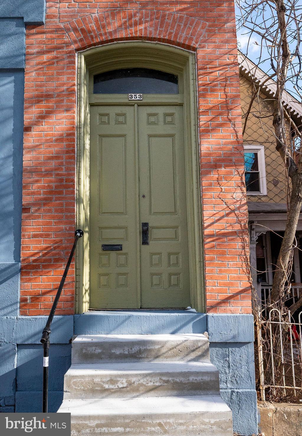 353 N 4TH STREET