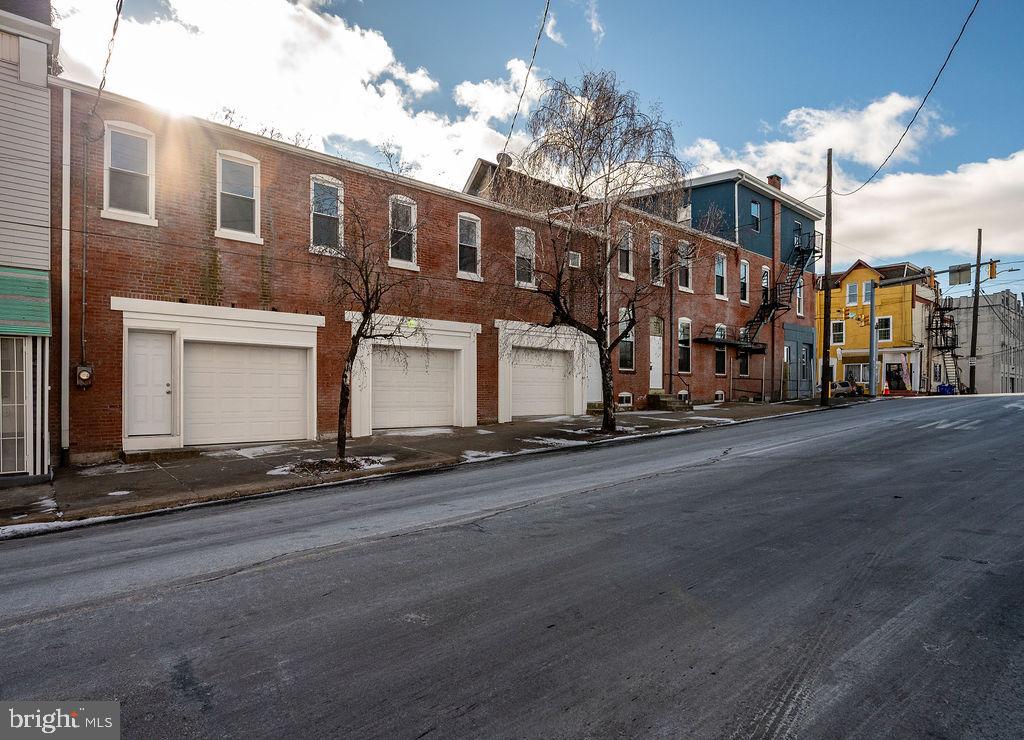 353 N 4TH STREET