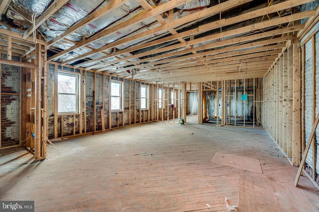 353 N 4TH STREET