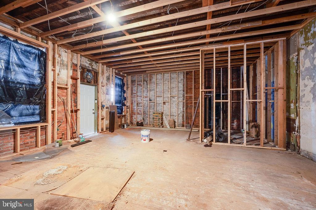 353 N 4TH STREET