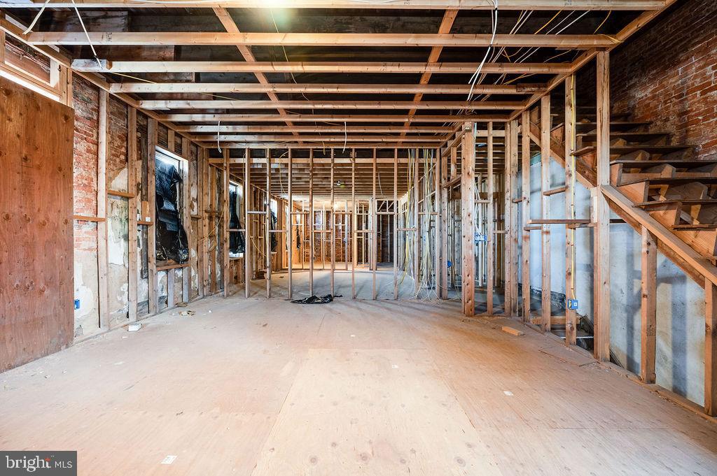 353 N 4TH STREET