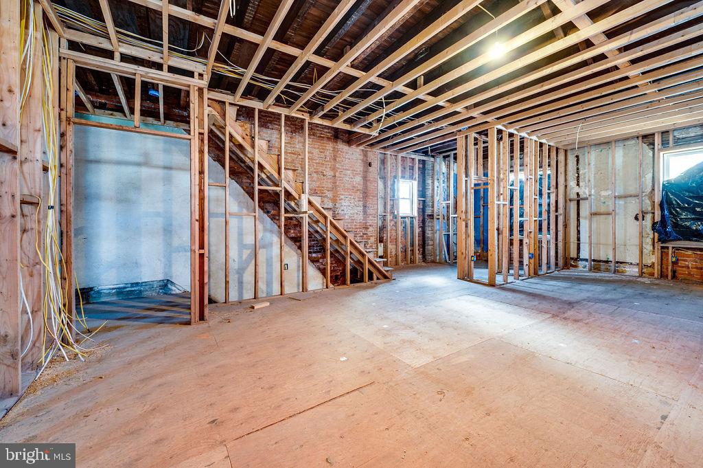 353 N 4TH STREET