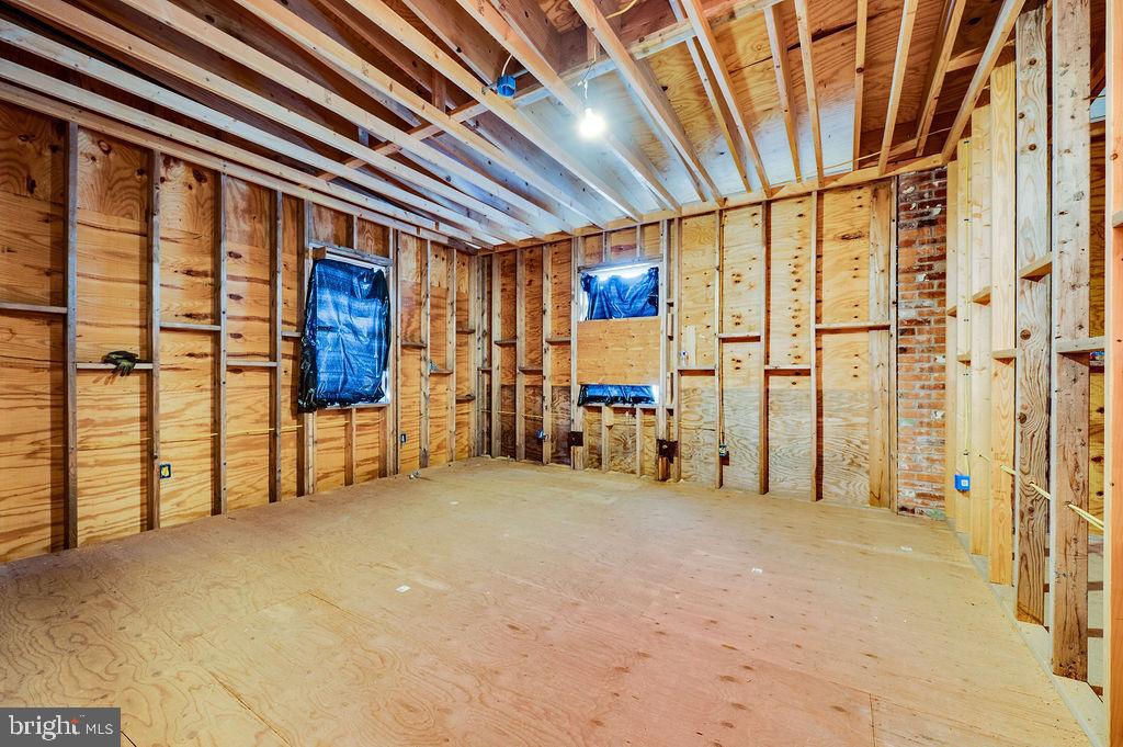 353 N 4TH STREET