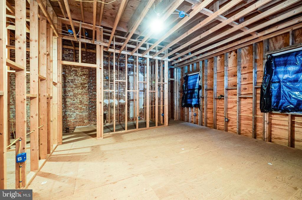 353 N 4TH STREET