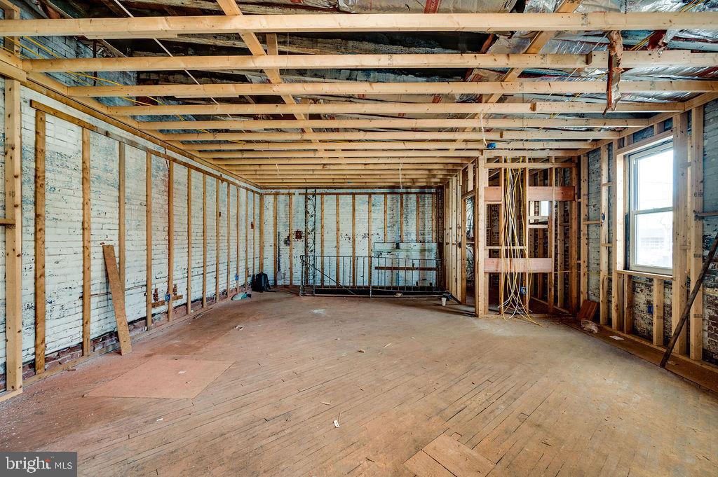 353 N 4TH STREET