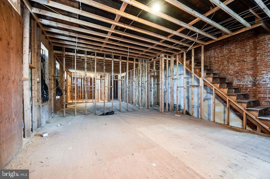 353 N 4TH STREET