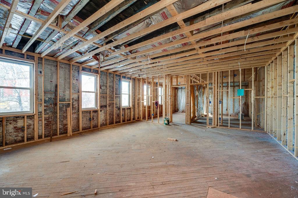 353 N 4TH STREET