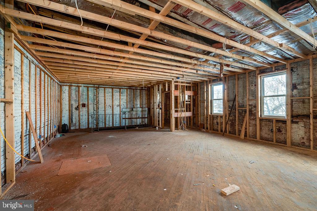 353 N 4TH STREET