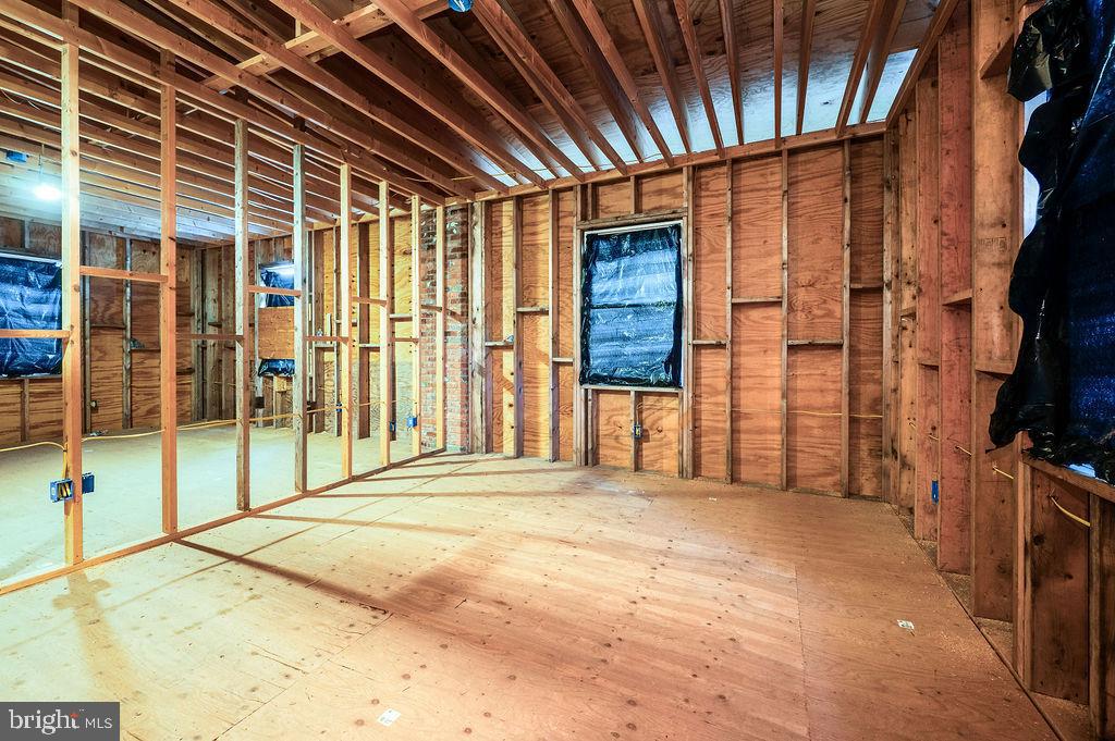 353 N 4TH STREET