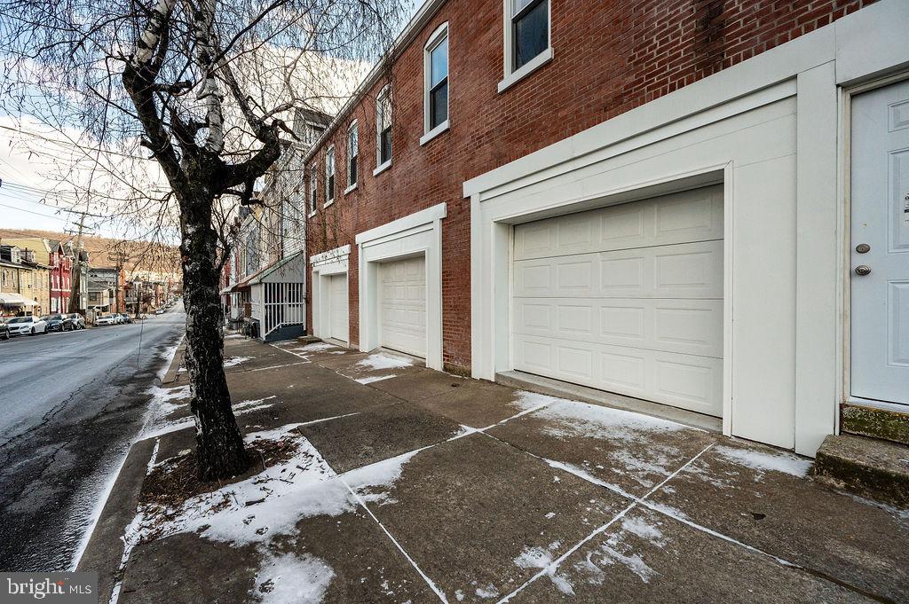 353 N 4TH STREET