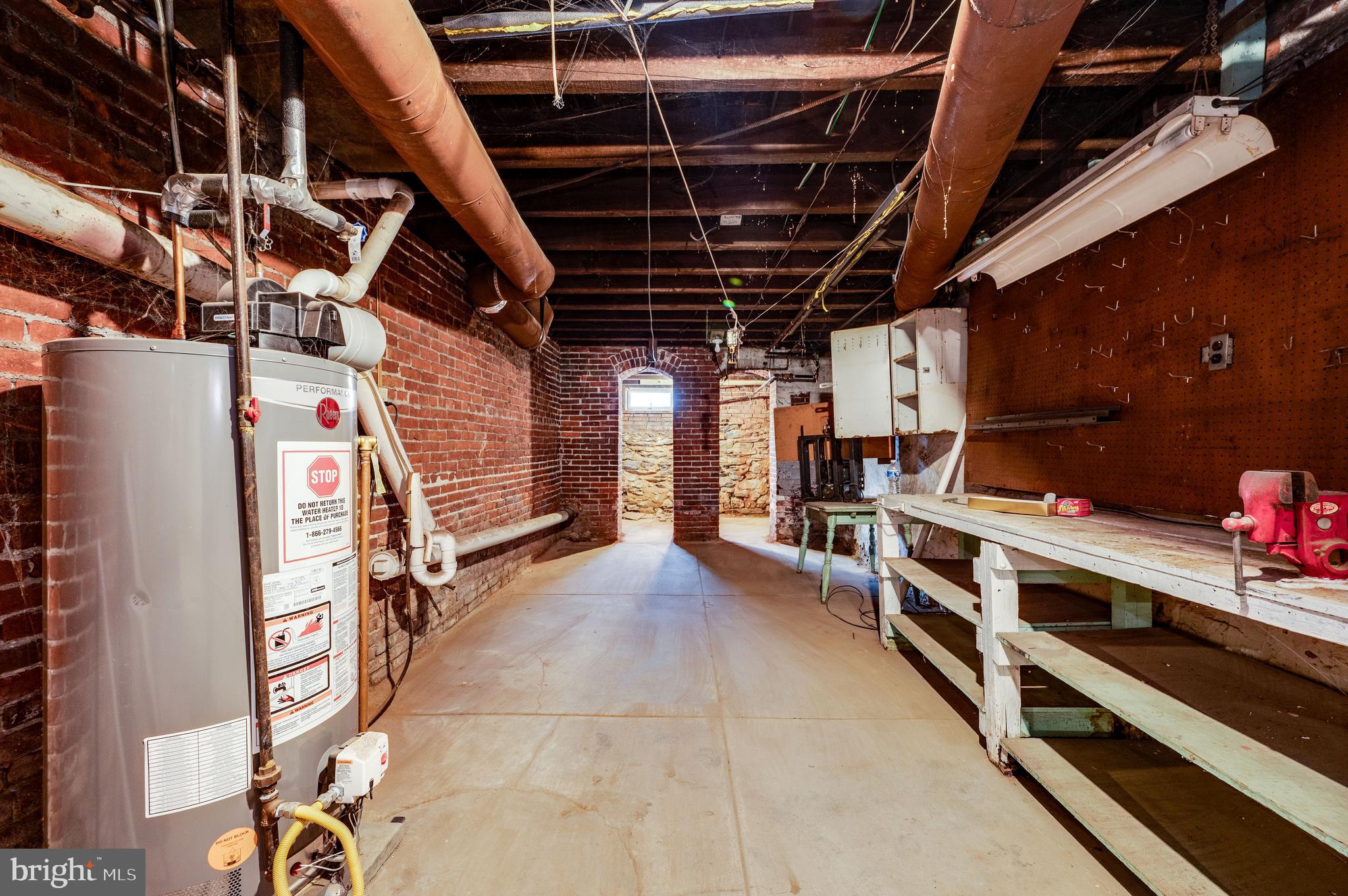 945 N 5TH STREET