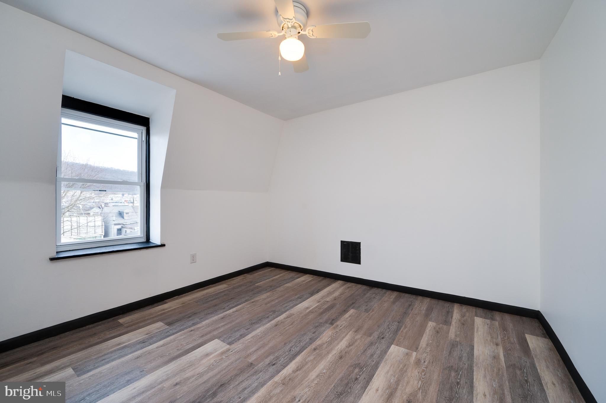 945 N 5TH STREET
