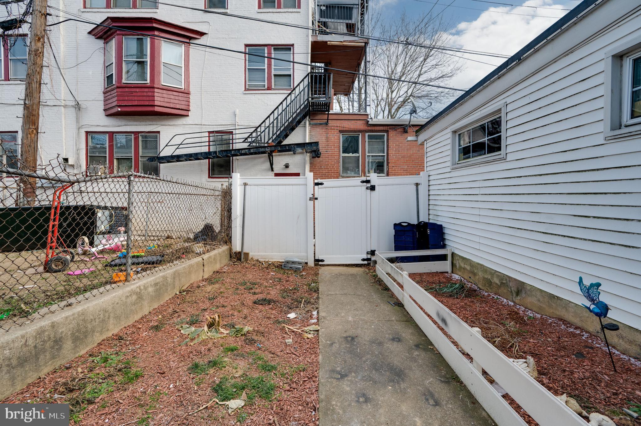 945 N 5TH STREET