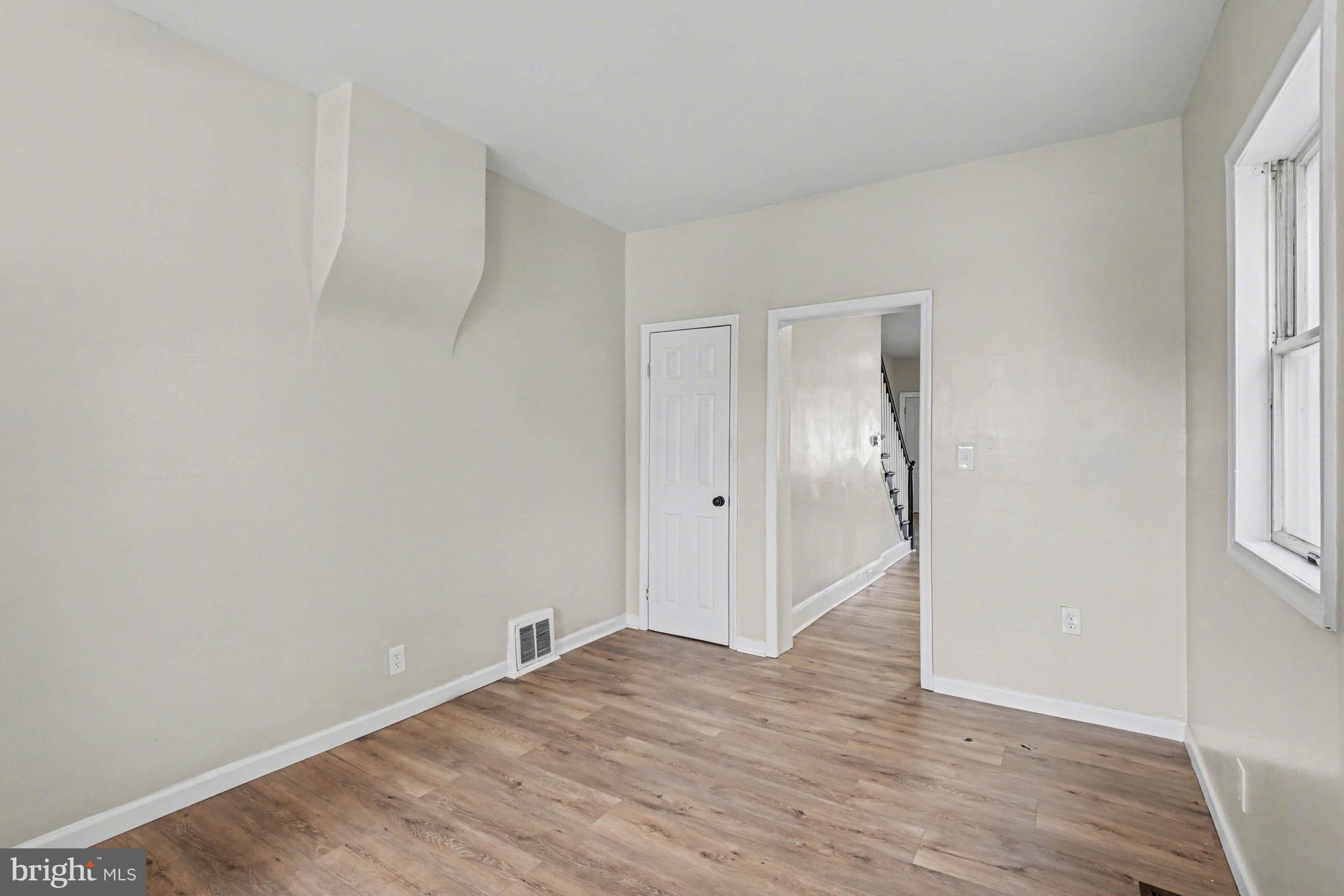 225 W LANCASTER AVENUE