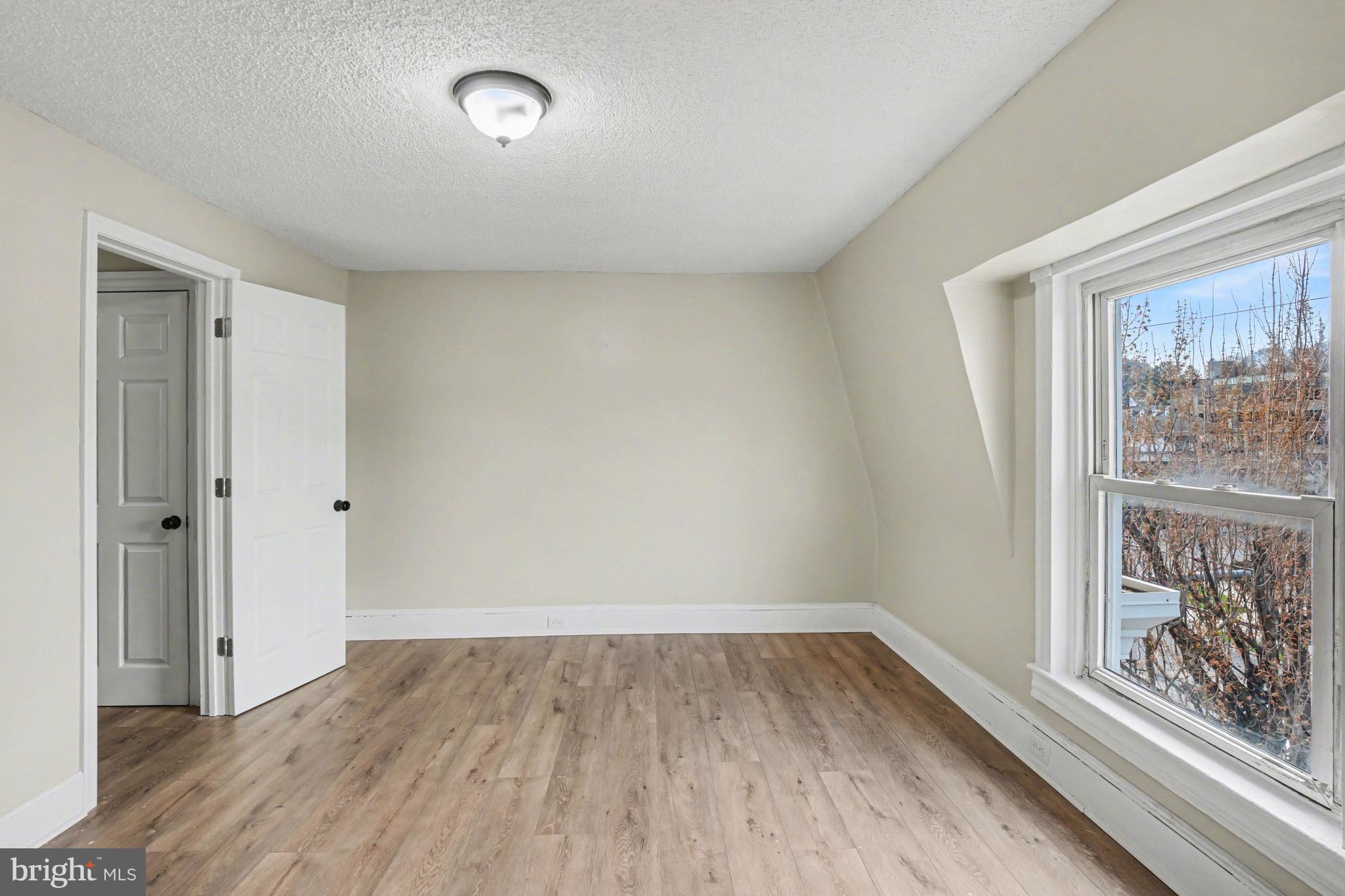 225 W LANCASTER AVENUE