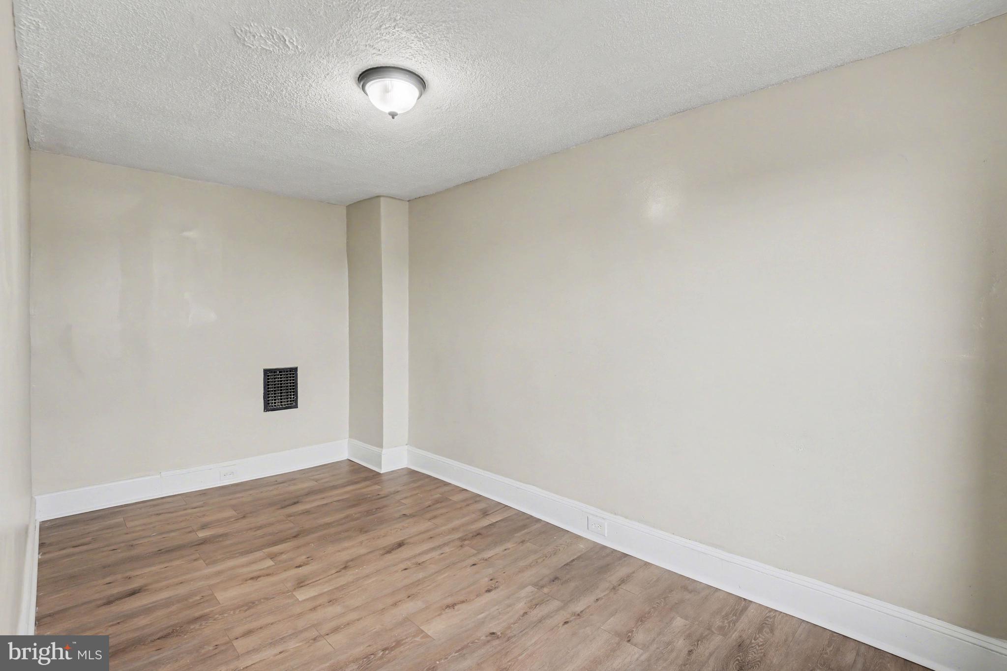 225 W LANCASTER AVENUE