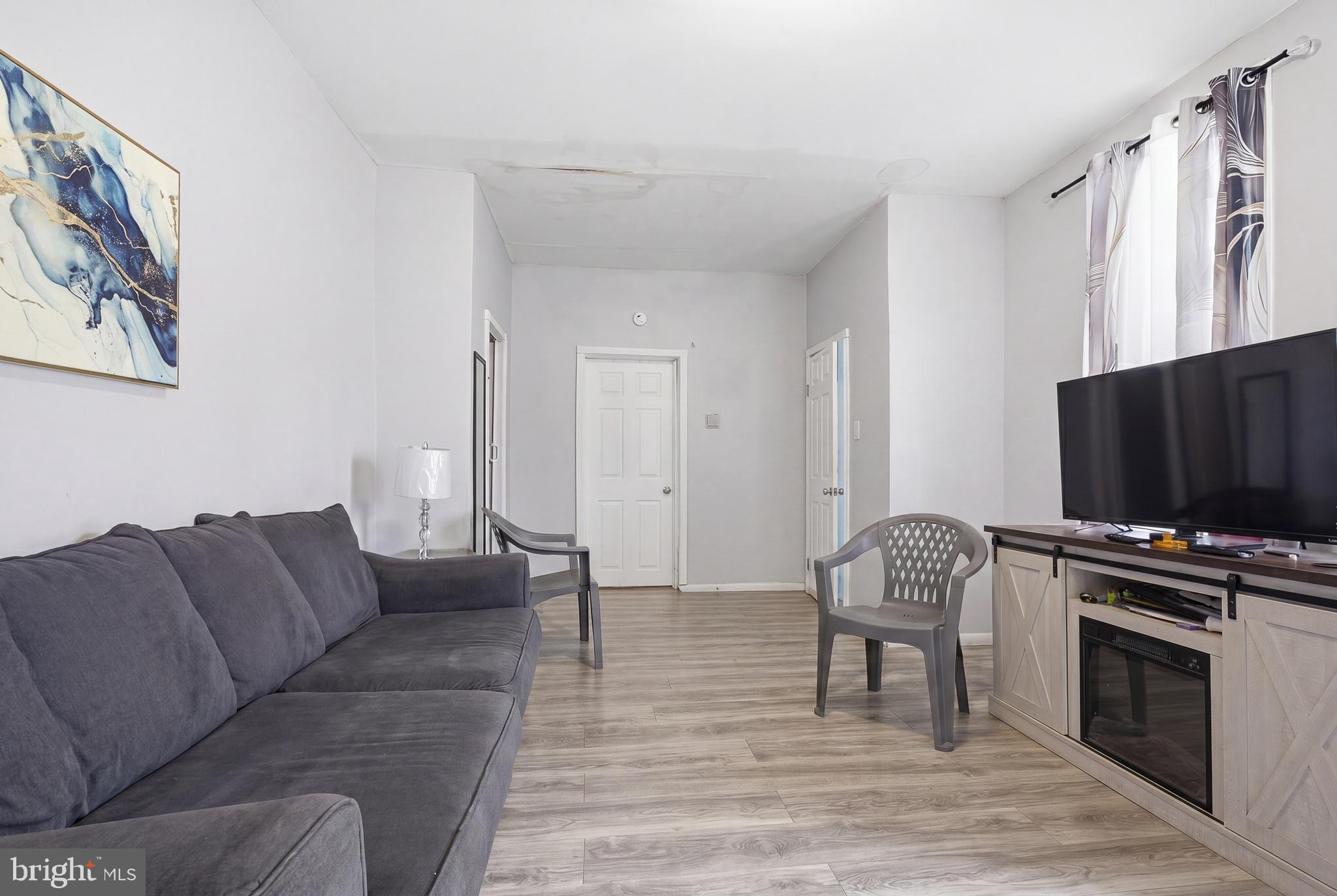 749 N 9TH STREET