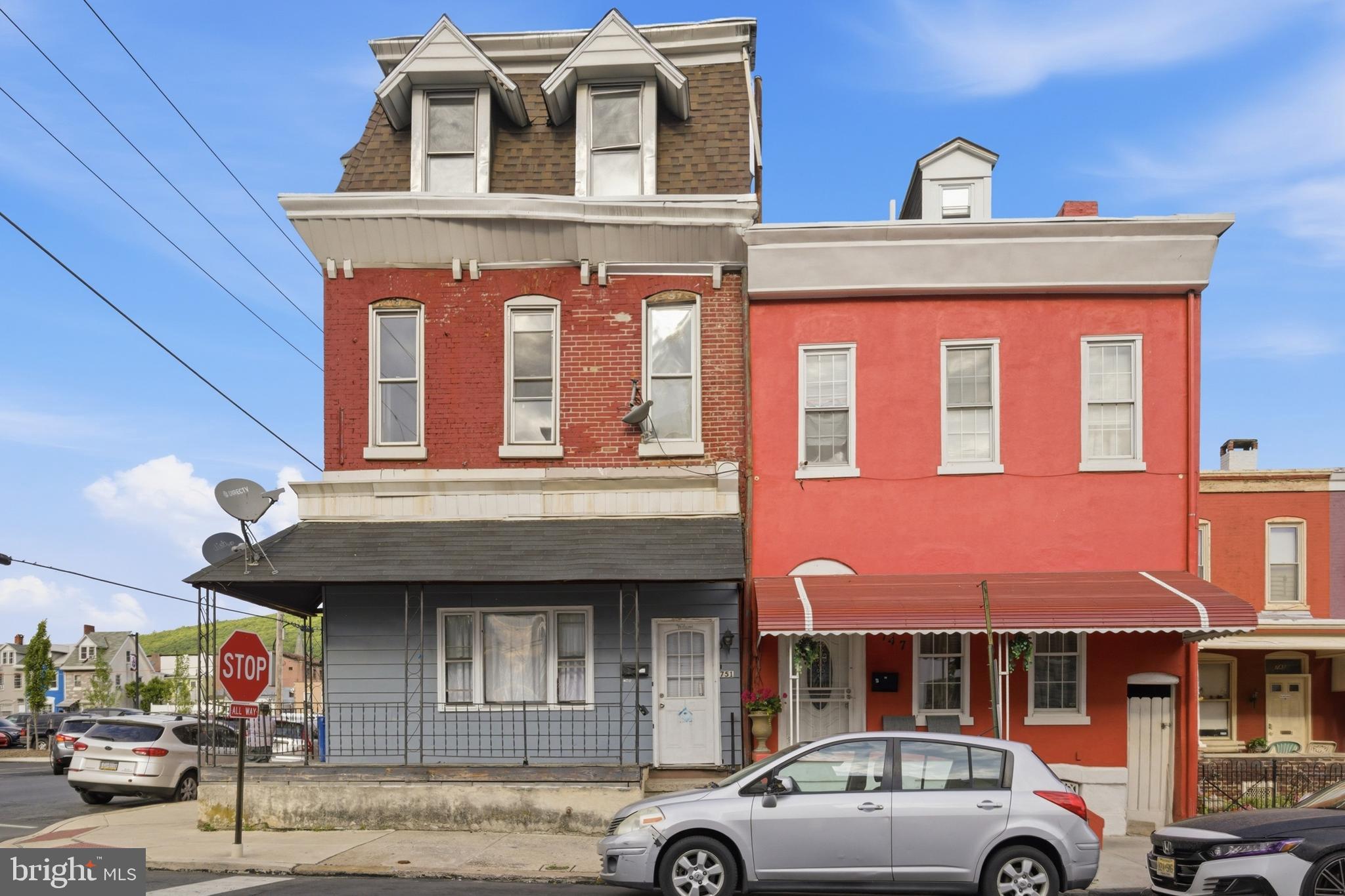 749 N 9TH STREET