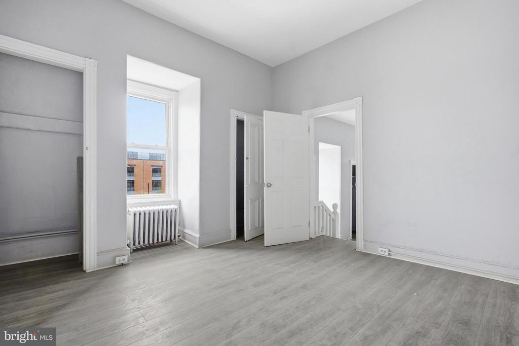 749 N 9TH STREET