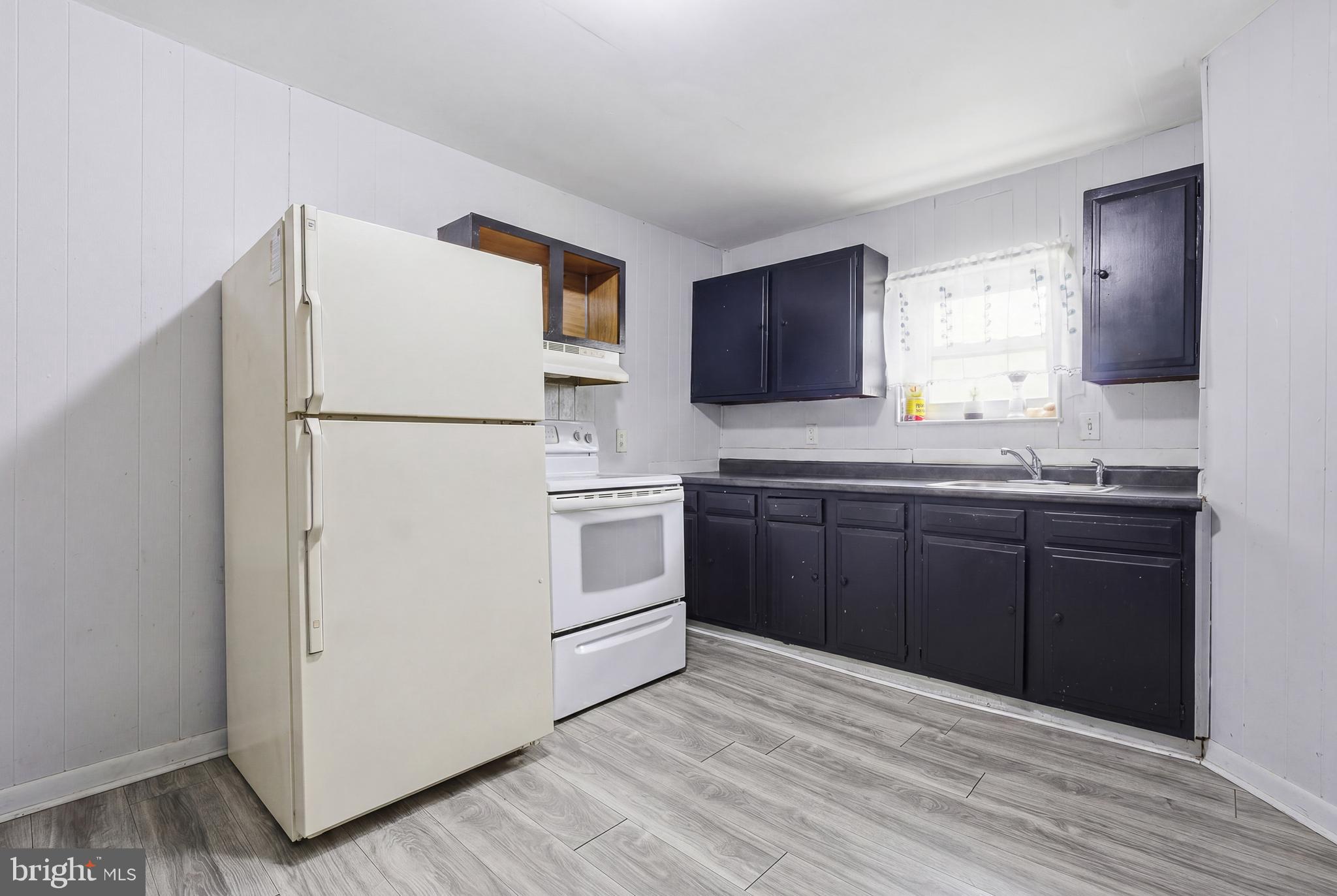 749 N 9TH STREET