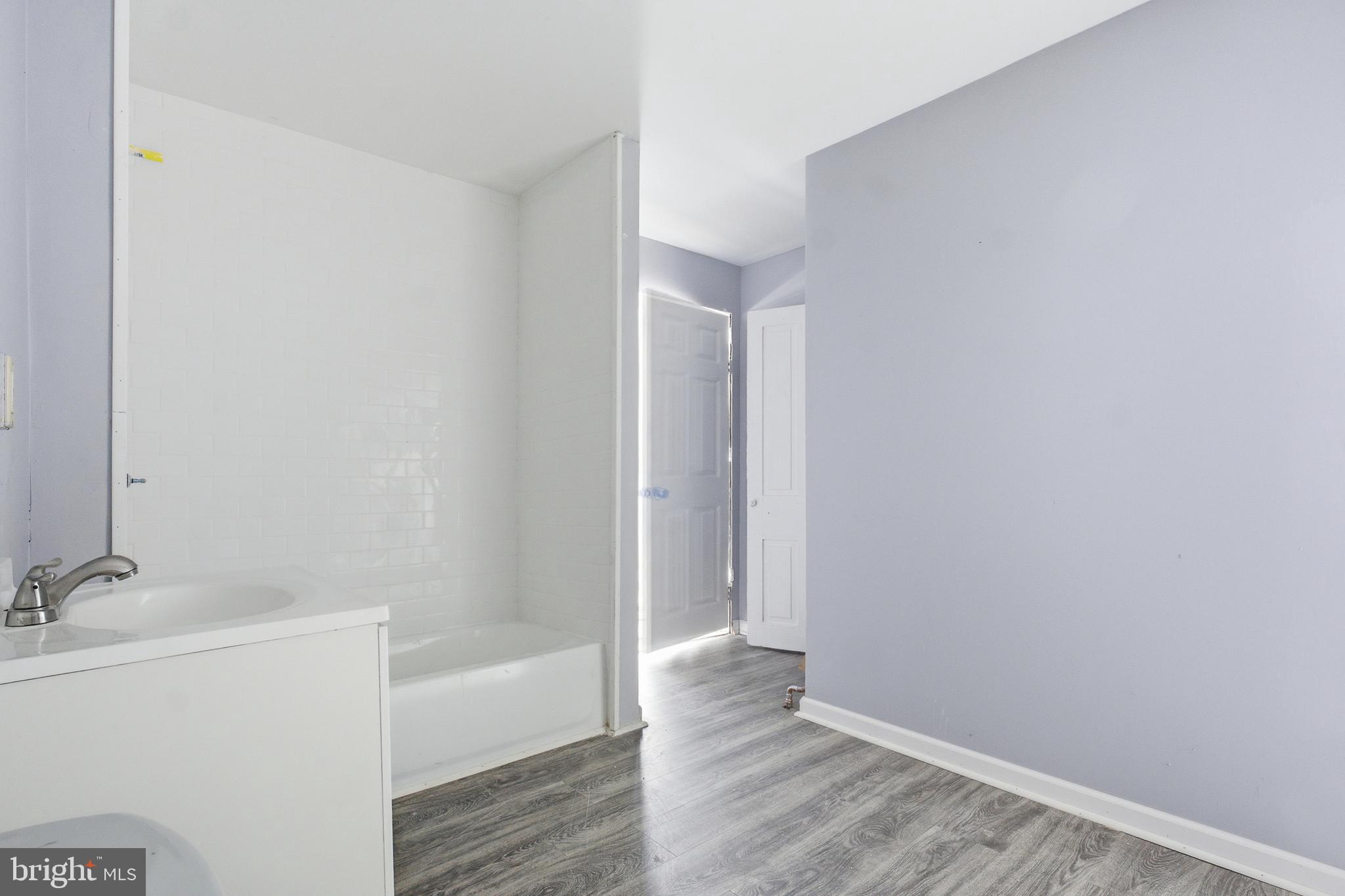 749 N 9TH STREET