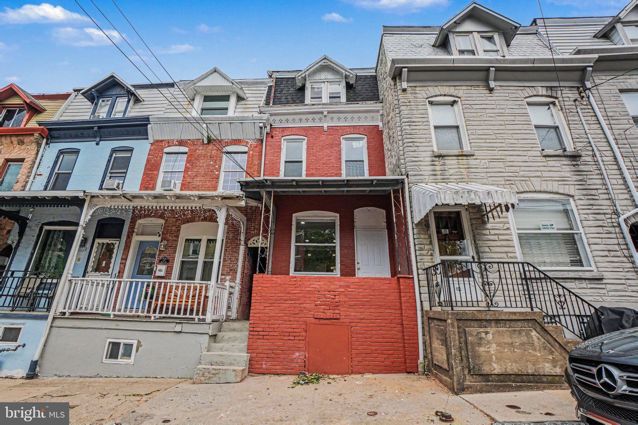 928 ROSE STREET