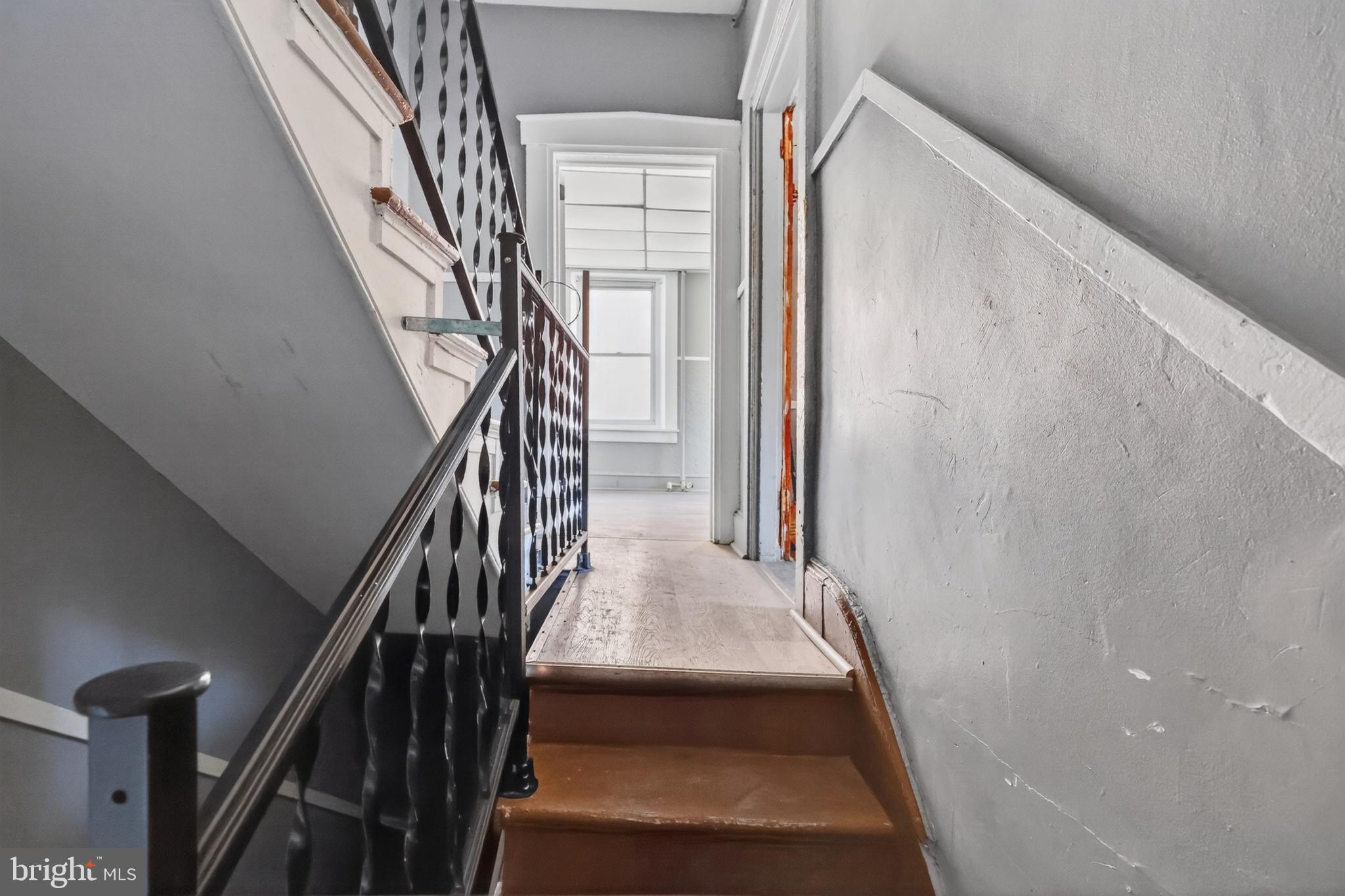 546 S 9TH STREET