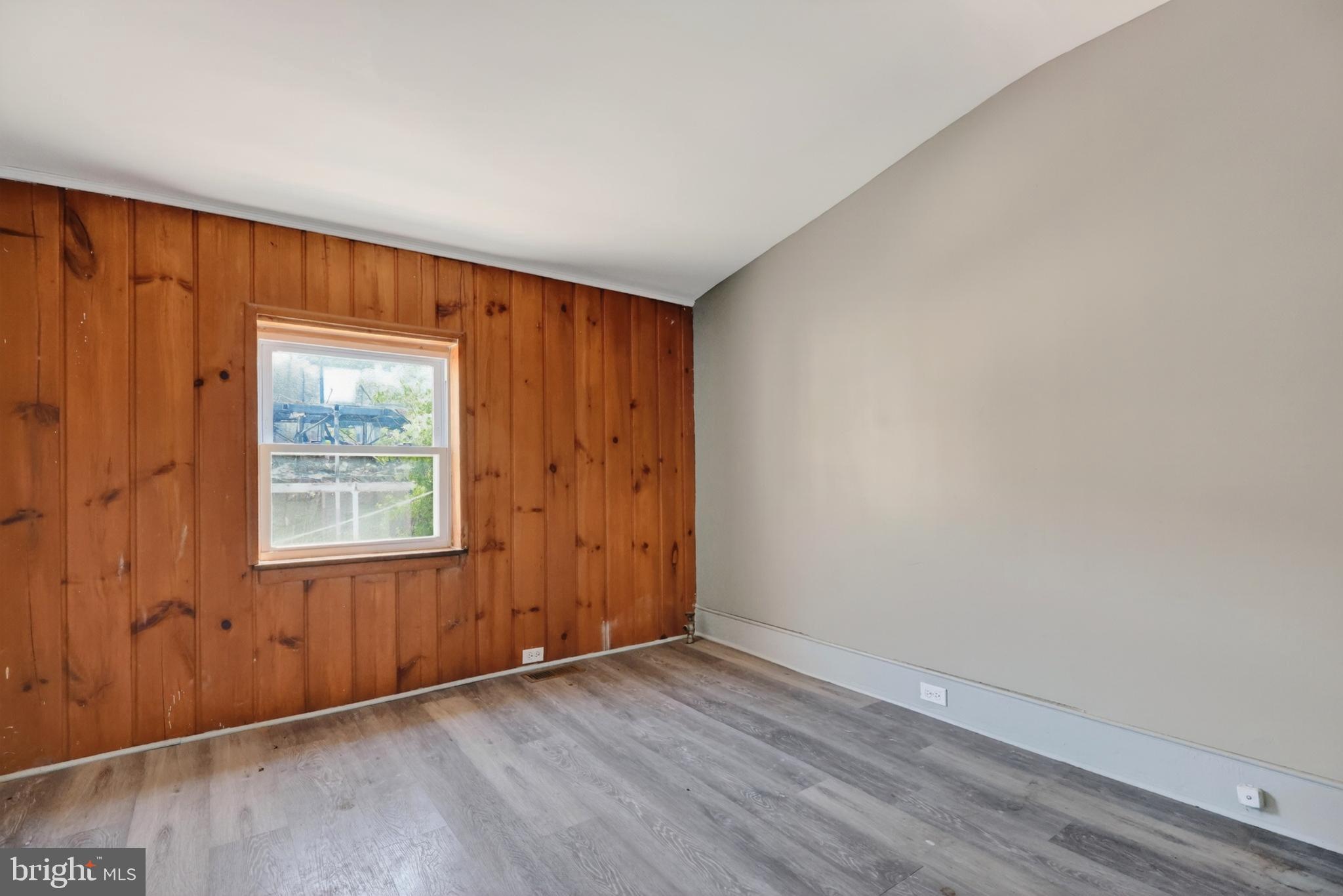 546 S 9TH STREET