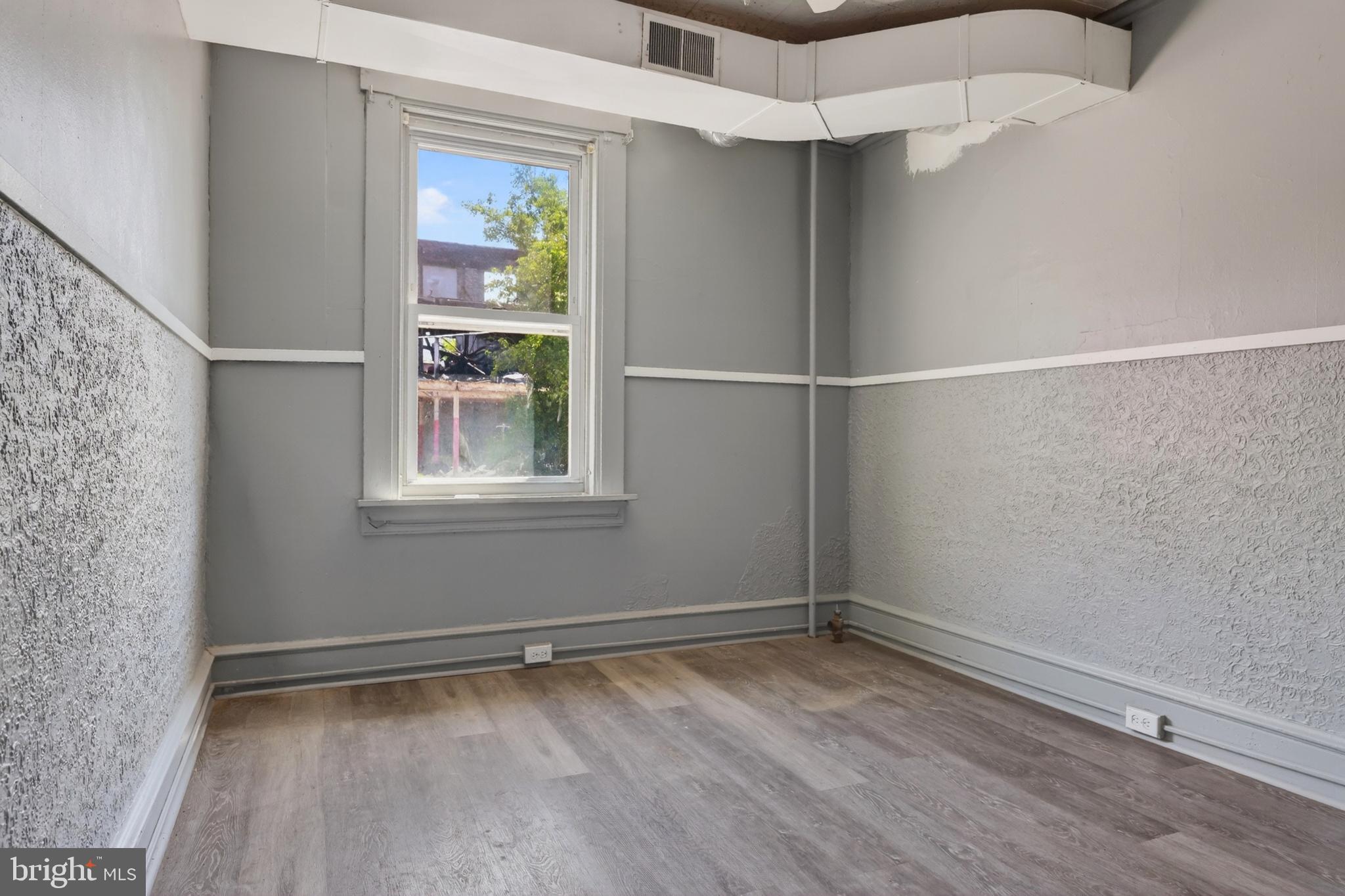 546 S 9TH STREET