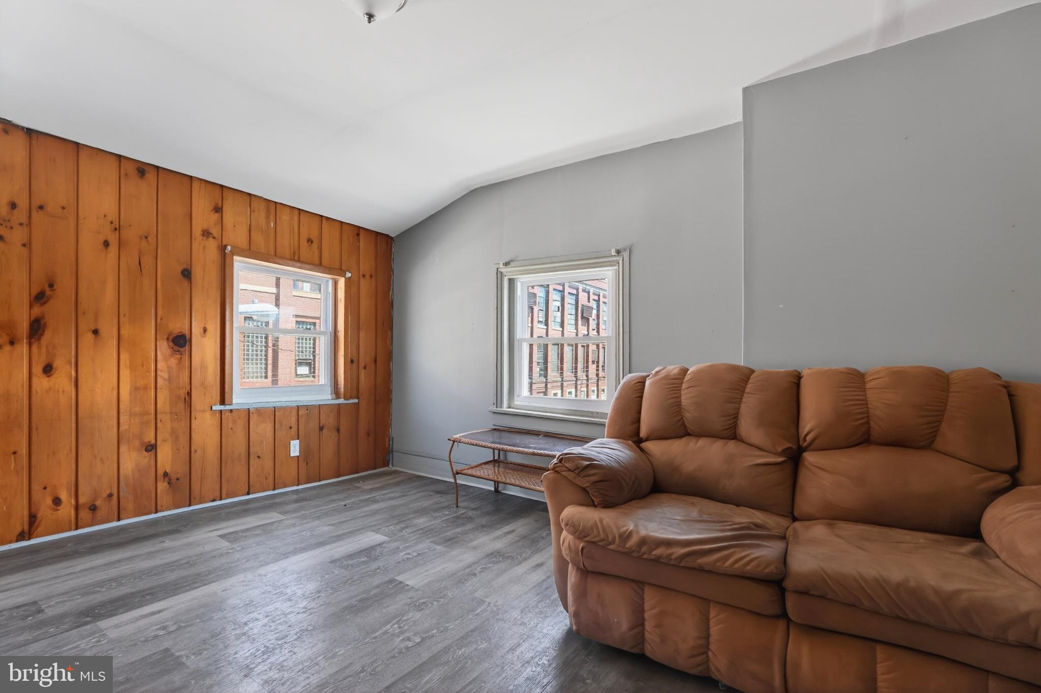 546 S 9TH STREET