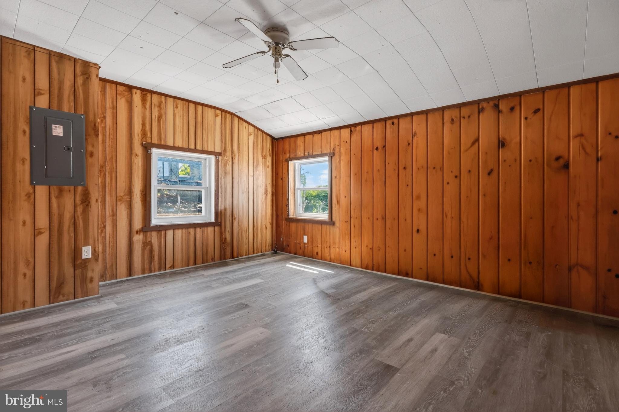 546 S 9TH STREET