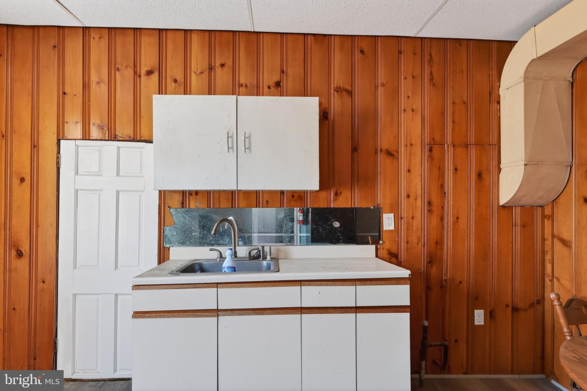 546 S 9TH STREET