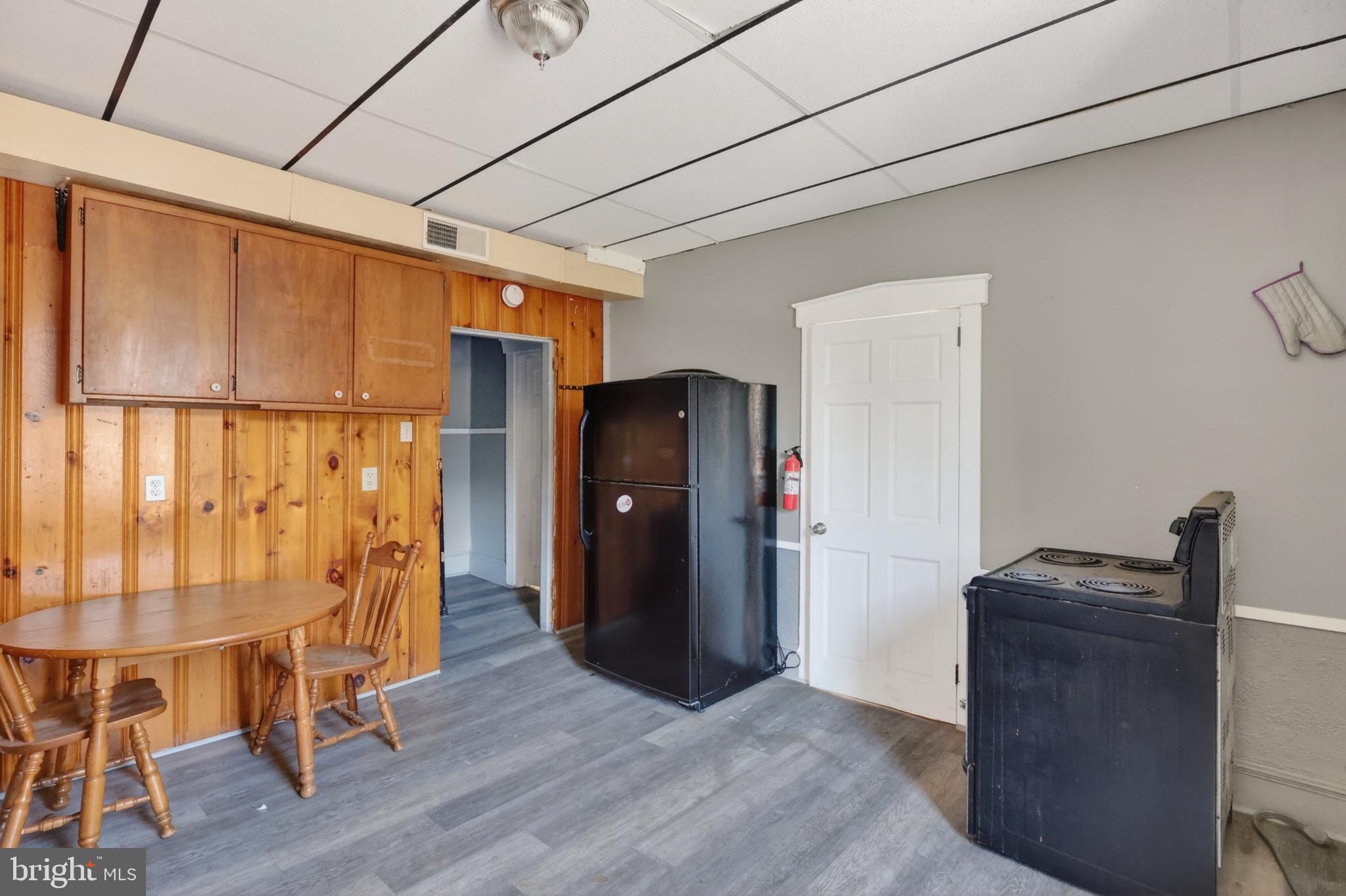 546 S 9TH STREET