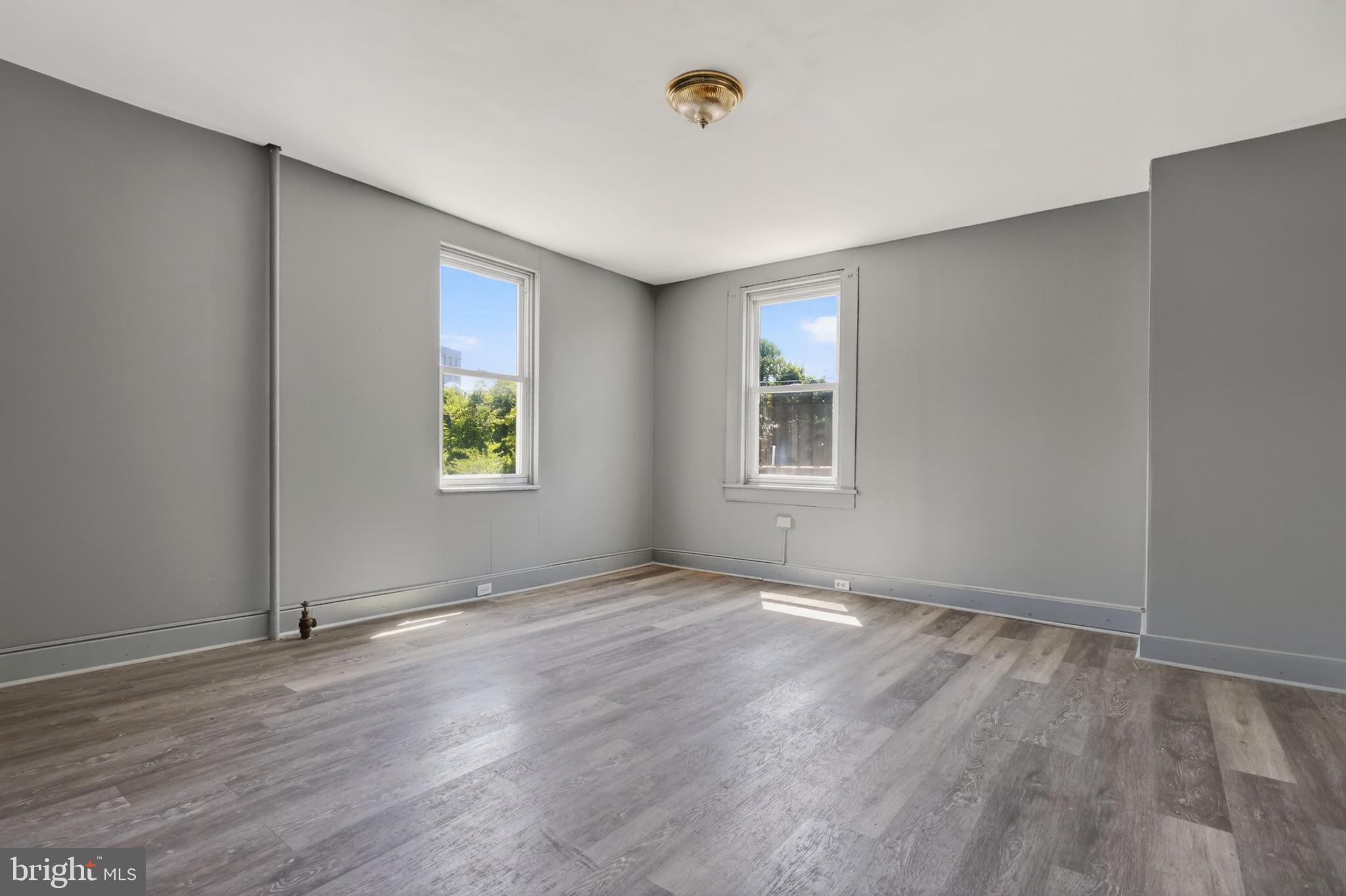 546 S 9TH STREET