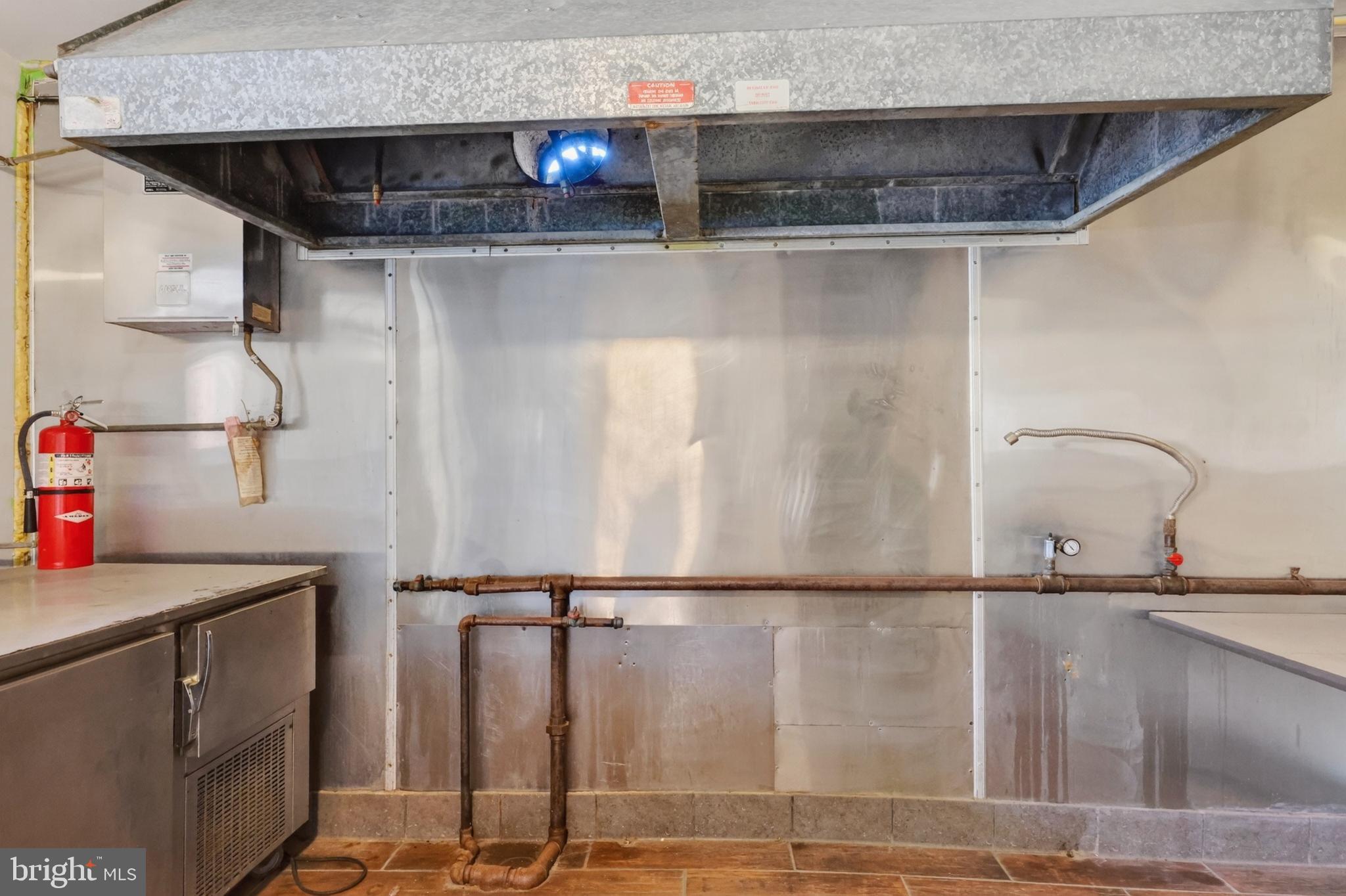 546 S 9TH STREET