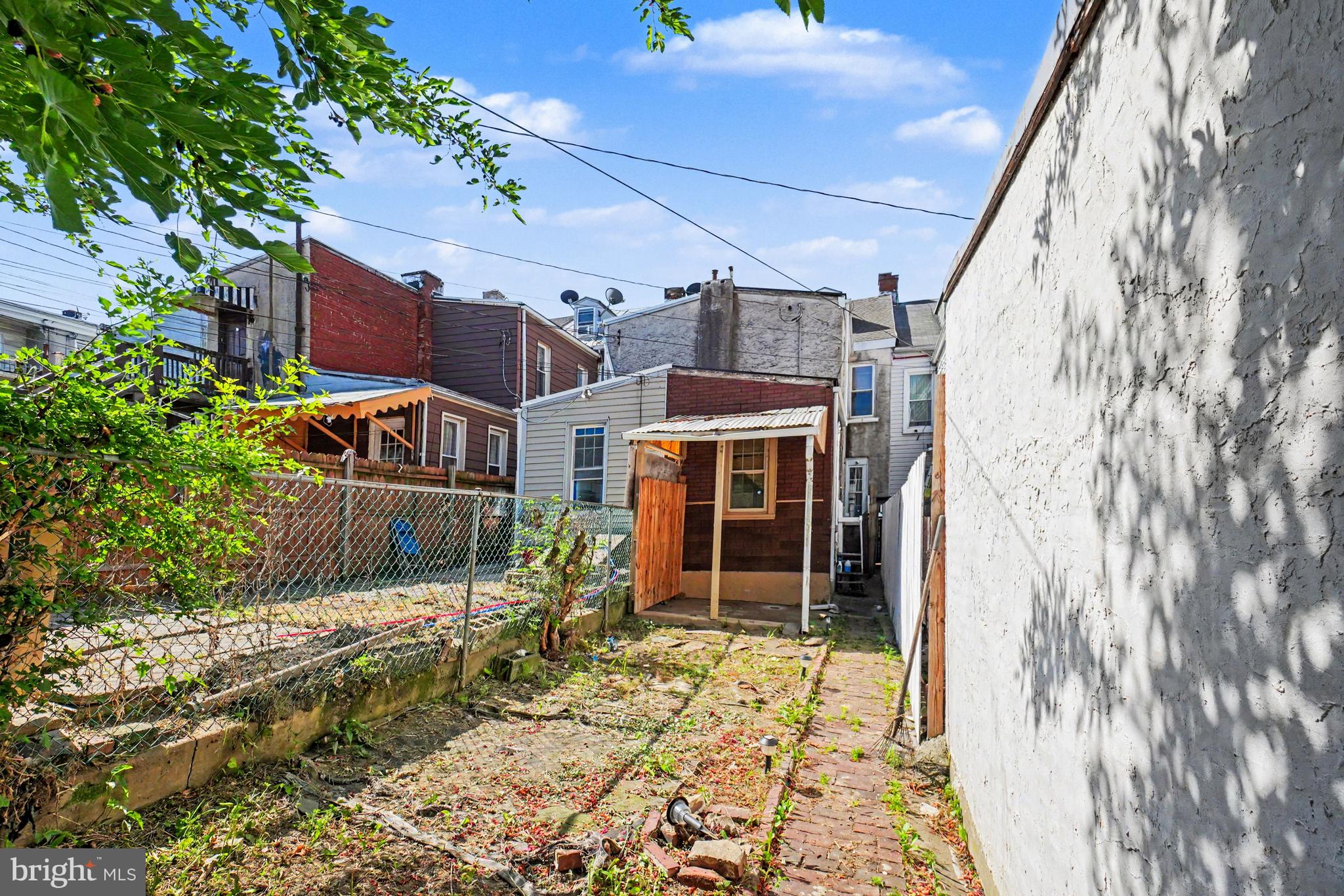 1105 GREEN STREET