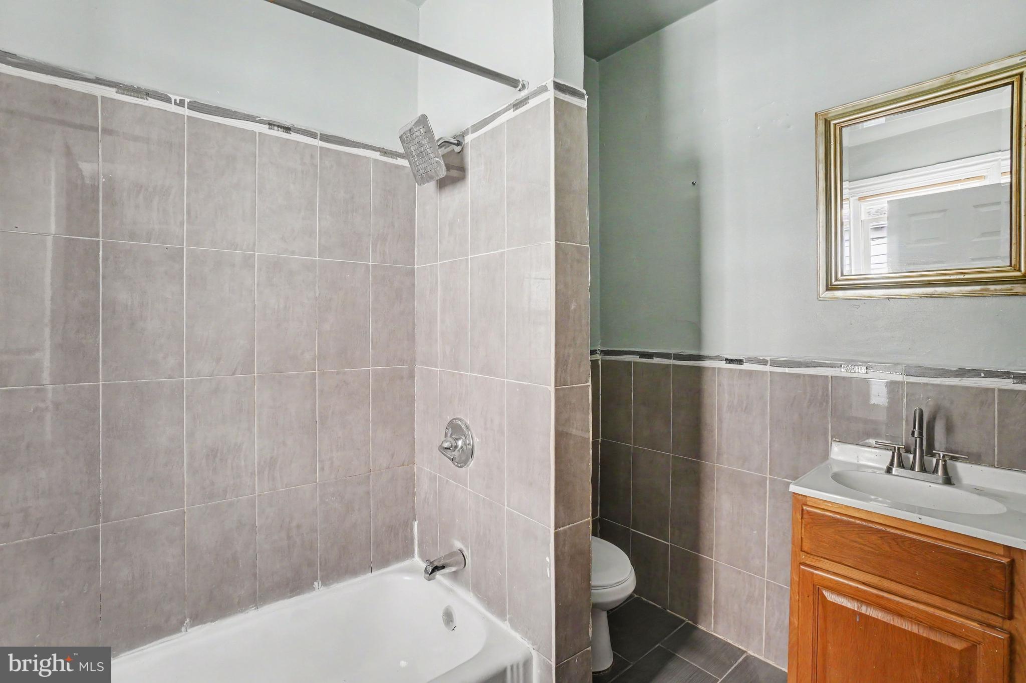 1105 GREEN STREET