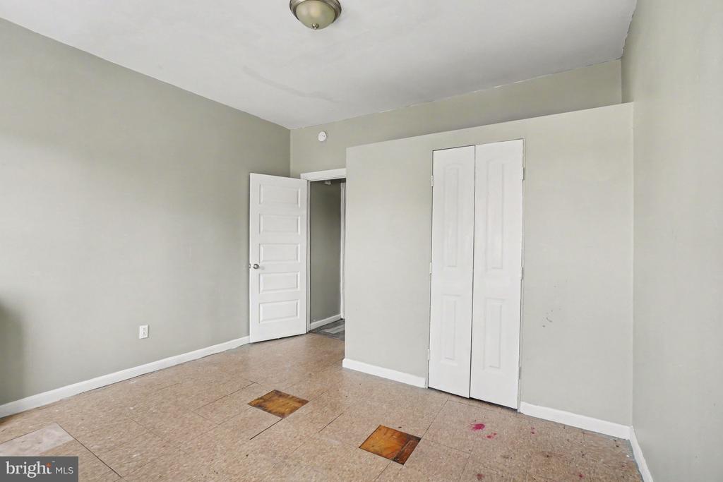 1105 GREEN STREET