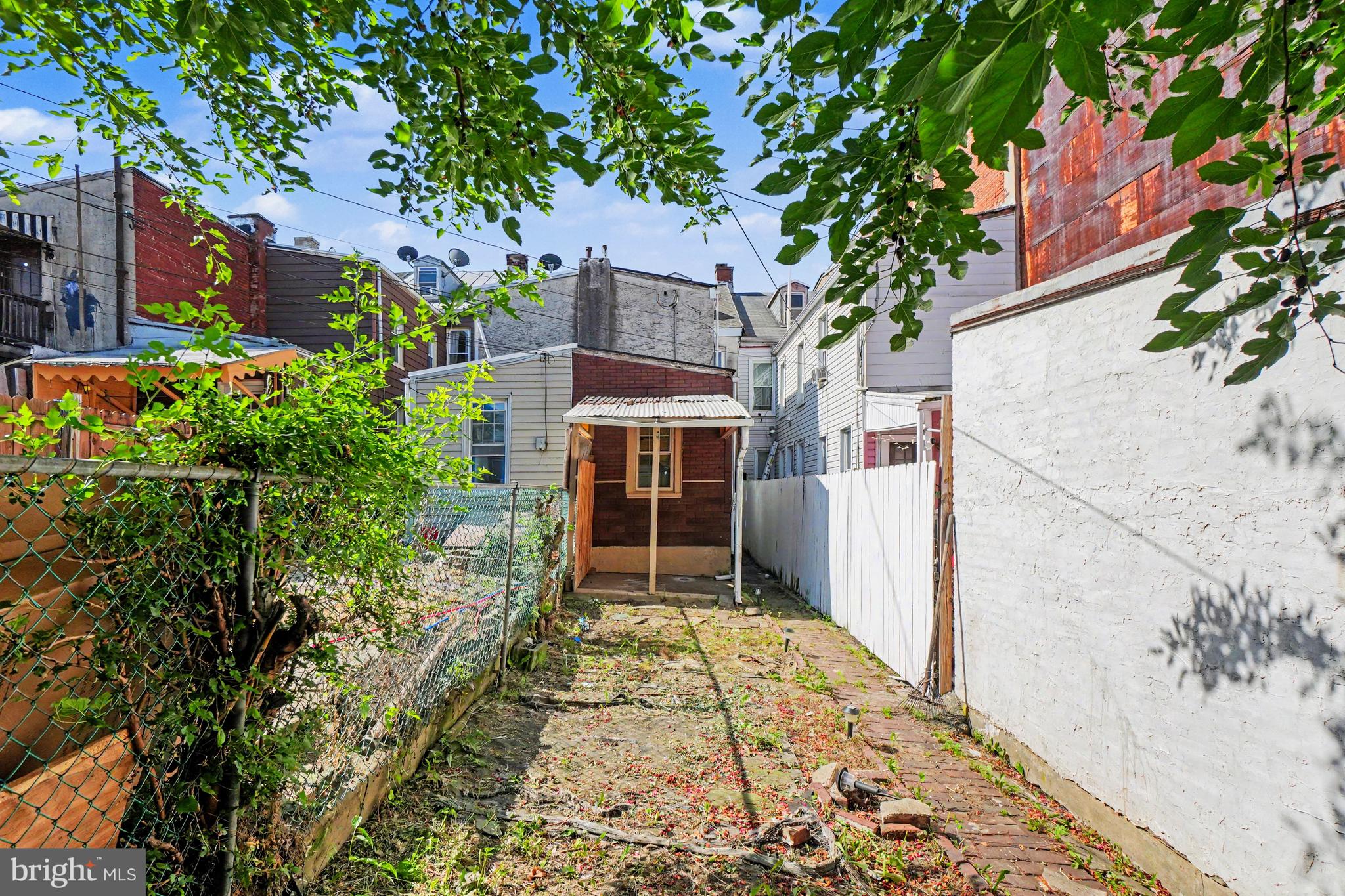 1105 GREEN STREET