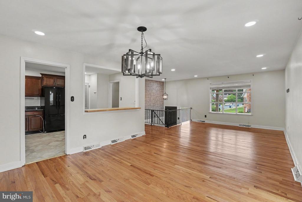 2400 LINDALE DRIVE