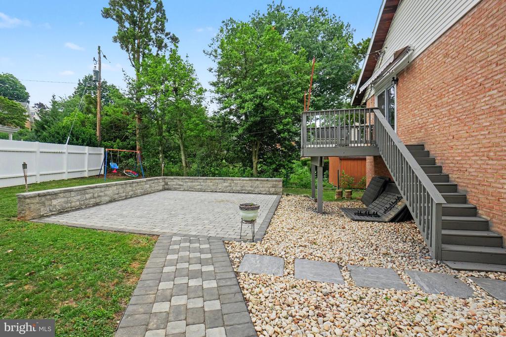 2400 LINDALE DRIVE