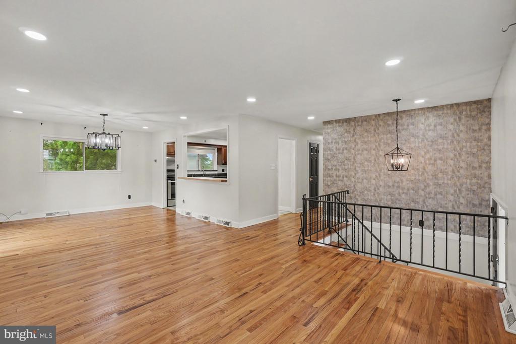 2400 LINDALE DRIVE