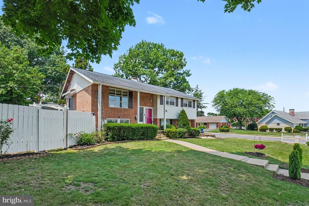2400 LINDALE DRIVE
