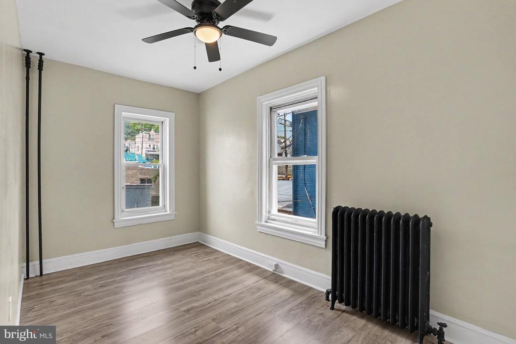 551 N 11TH STREET