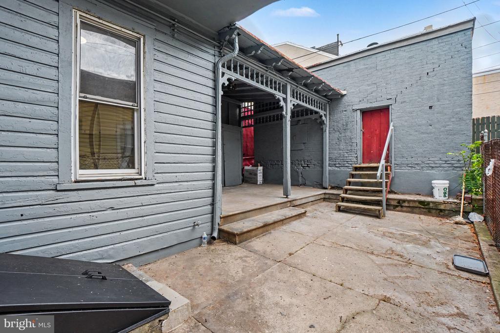 551 N 11TH STREET