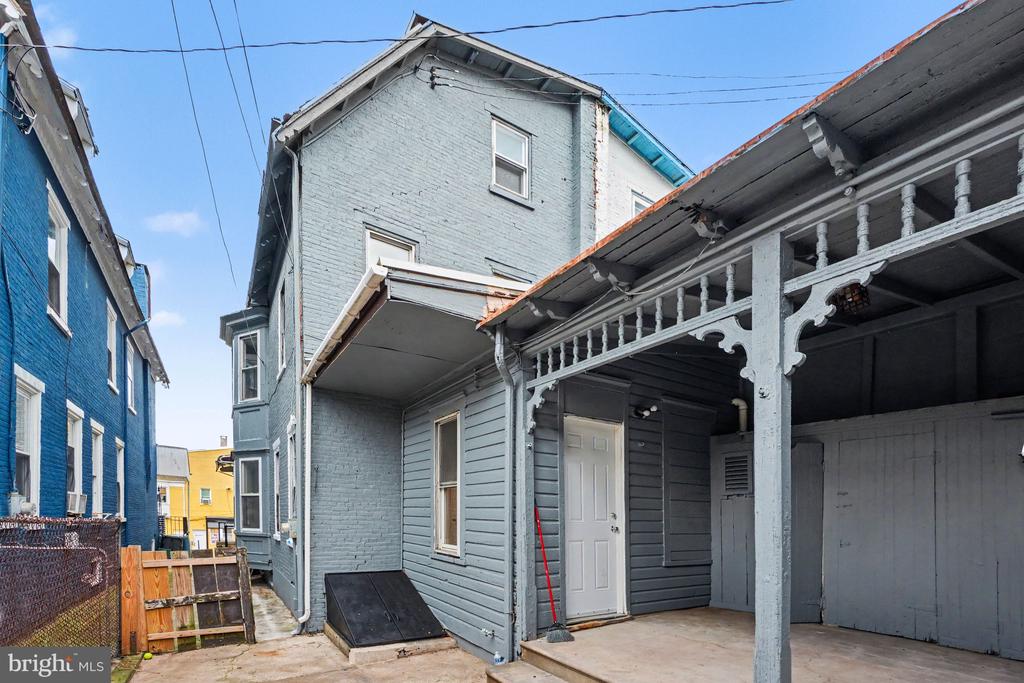 551 N 11TH STREET