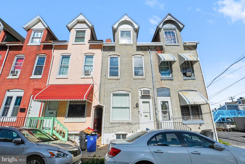 546 LOCUST STREET