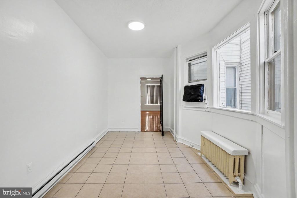 546 LOCUST STREET