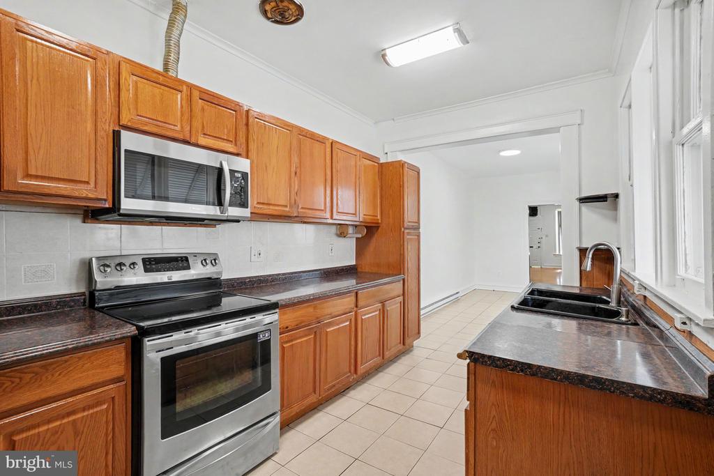 546 LOCUST STREET